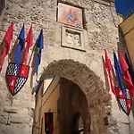 Palace فندق