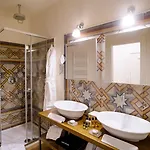 Palace 5*