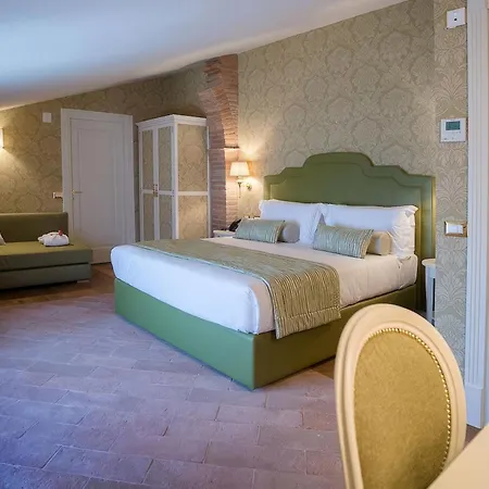 Palace 5*